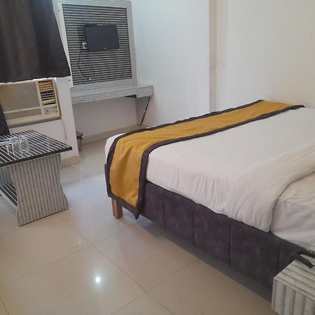 Hotel Global Inn -1 Km From Railway Station - Lift Food And Free Parking Lucknow Dış mekan fotoğraf