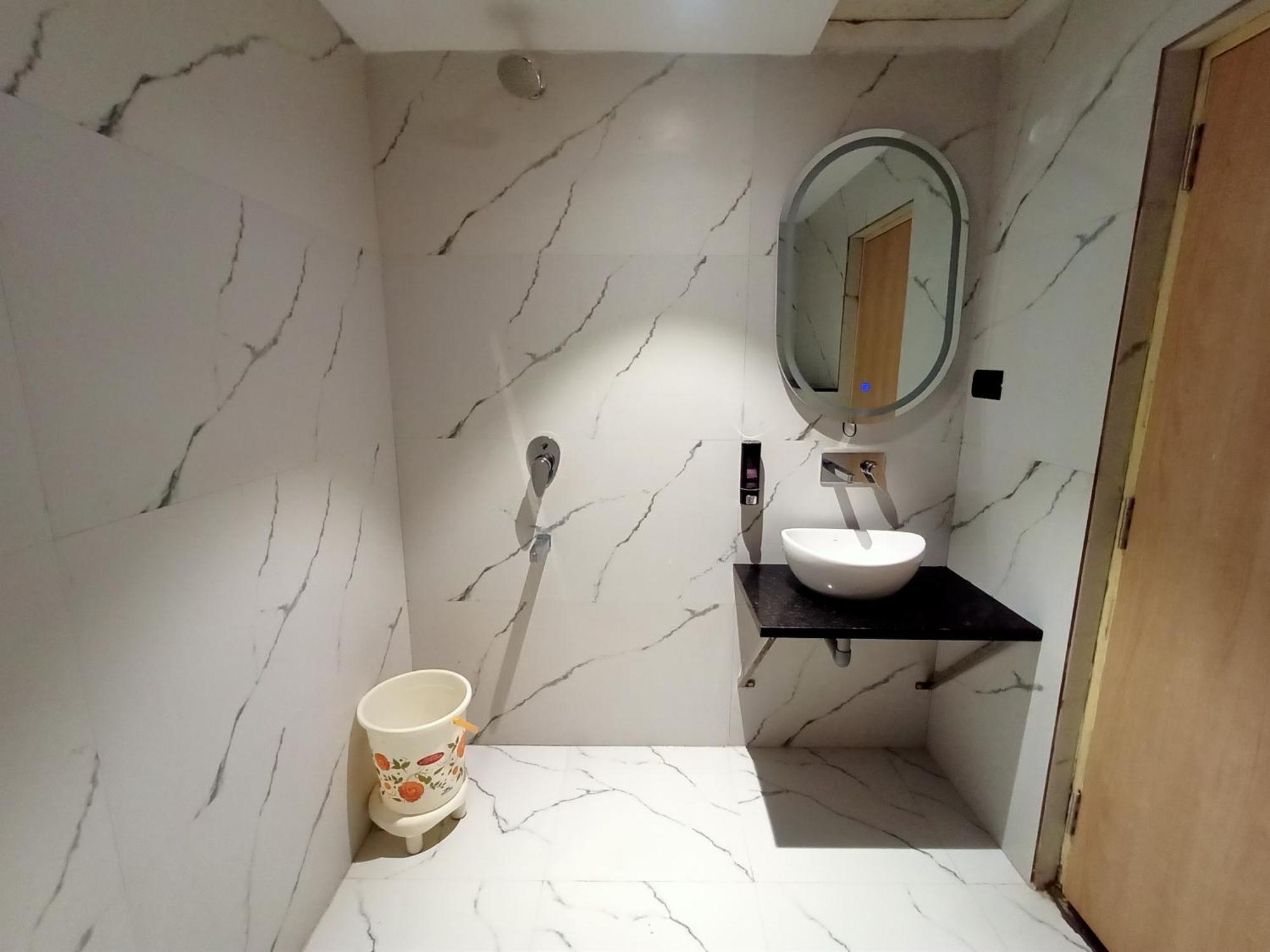 Hotel Global Inn -1 Km From Railway Station - Lift Food And Free Parking Lucknow Dış mekan fotoğraf