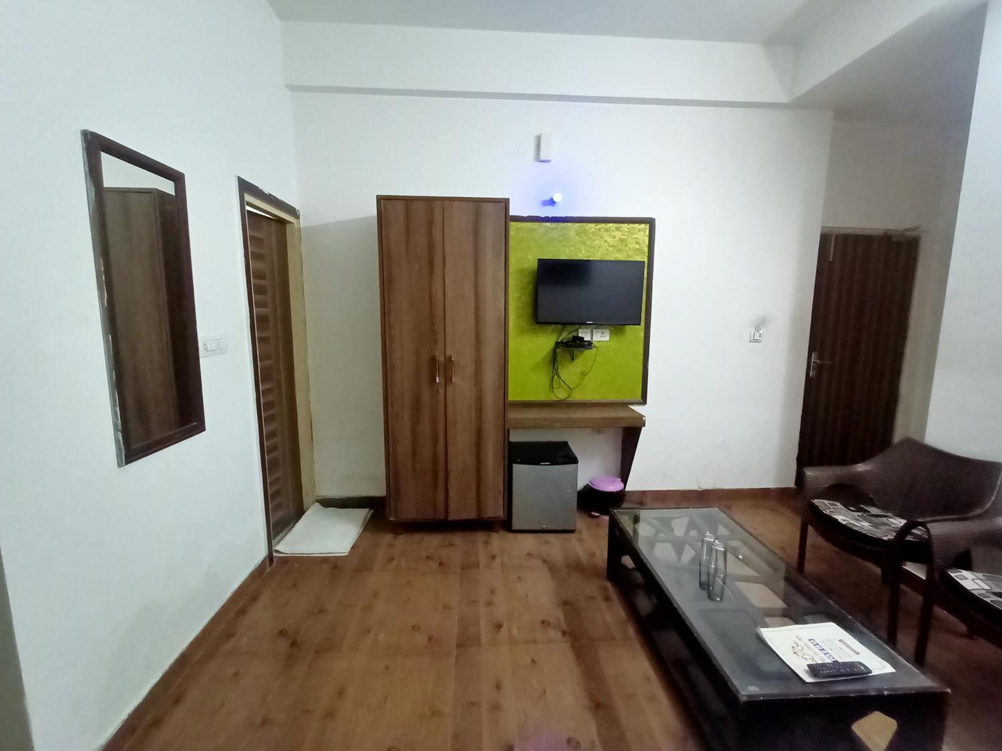 Hotel Global Inn -1 Km From Railway Station - Lift Food And Free Parking Lucknow Dış mekan fotoğraf
