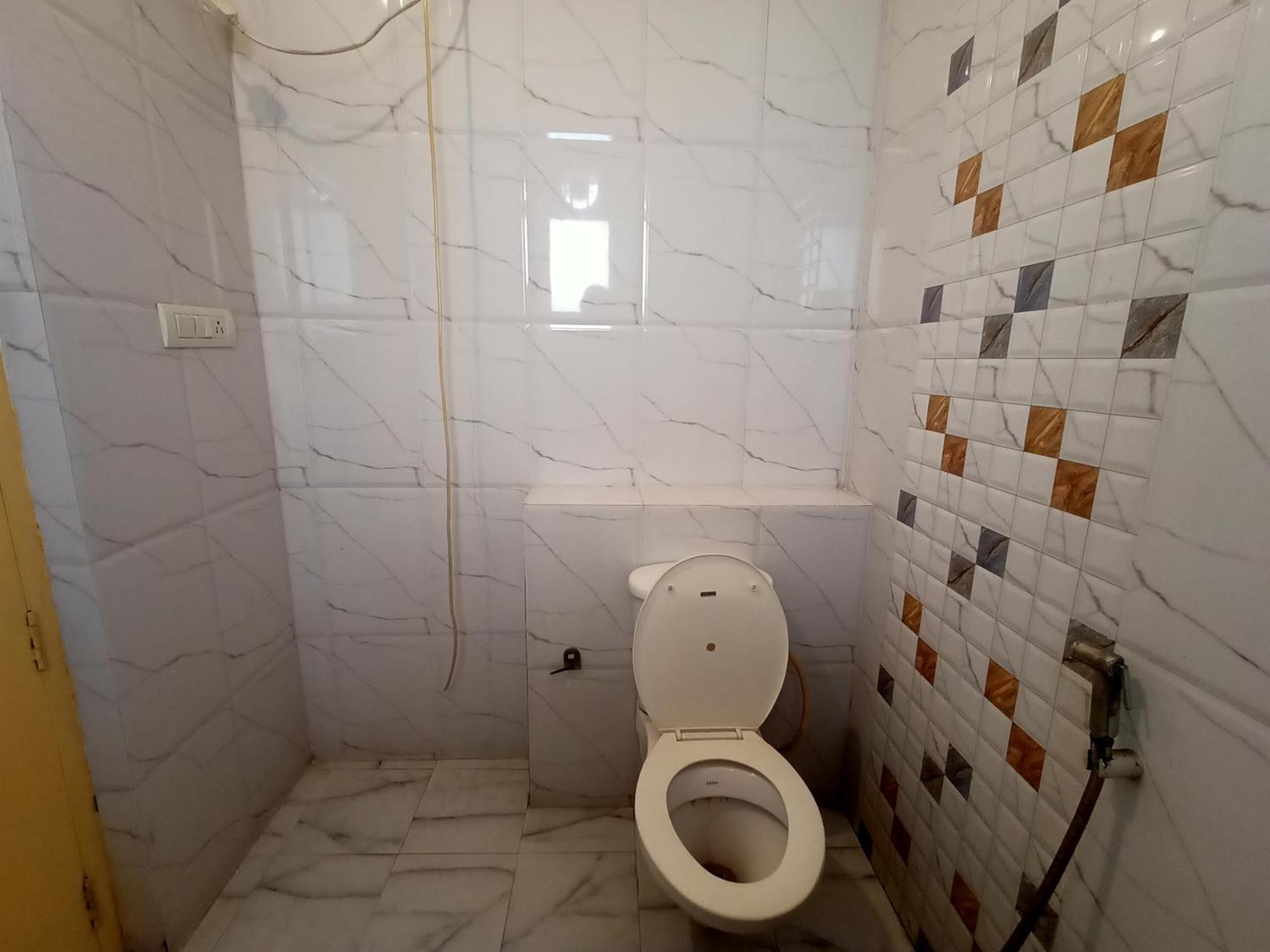 Hotel Global Inn -1 Km From Railway Station - Lift Food And Free Parking Lucknow Dış mekan fotoğraf