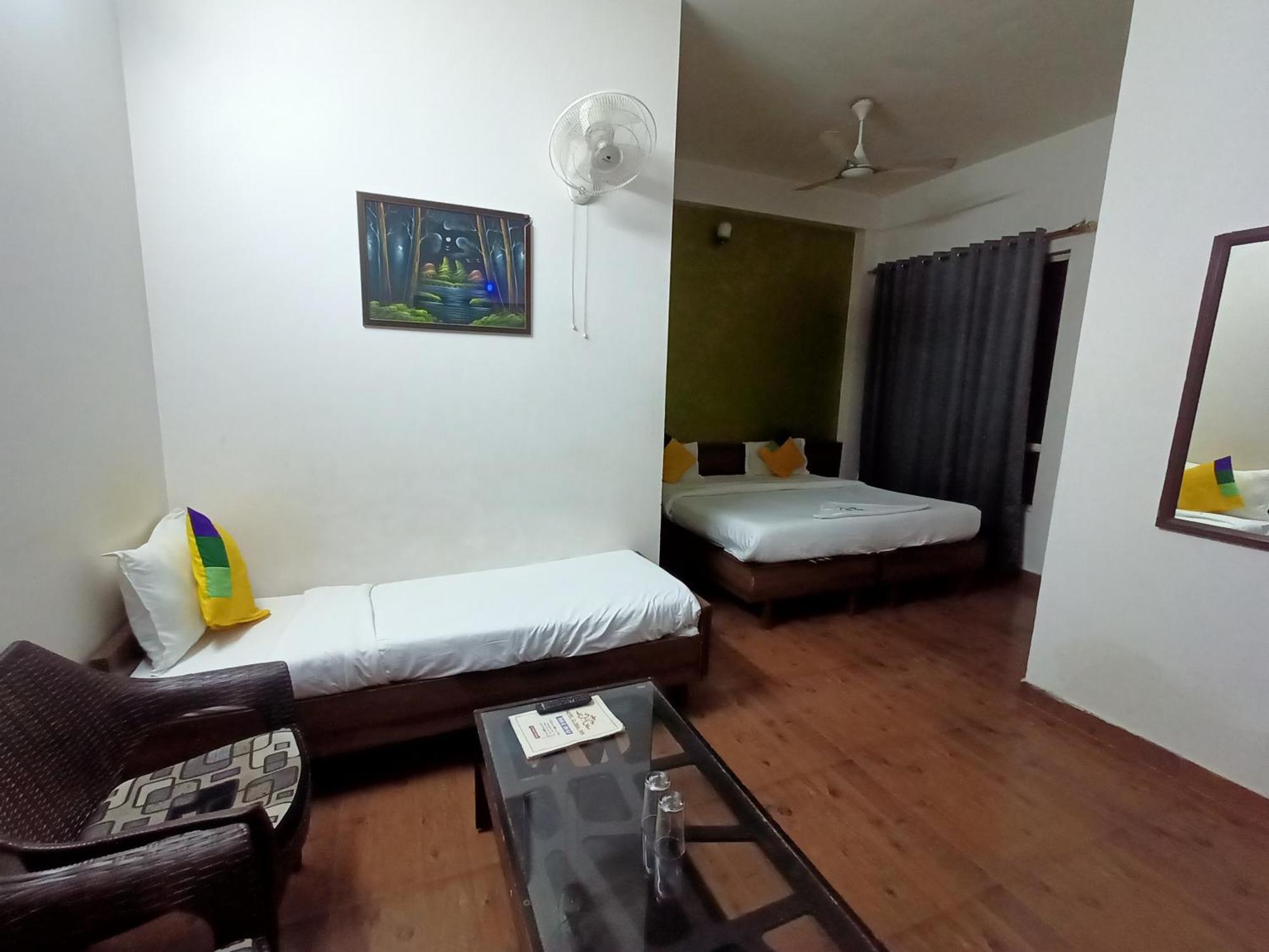 Hotel Global Inn -1 Km From Railway Station - Lift Food And Free Parking Lucknow Dış mekan fotoğraf