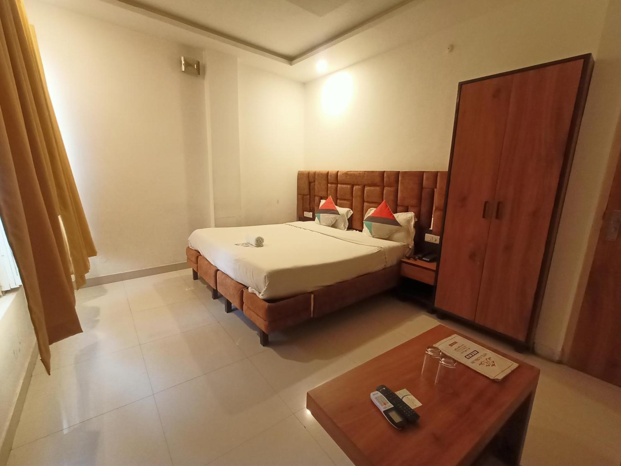 Hotel Global Inn -1 Km From Railway Station - Lift Food And Free Parking Lucknow Dış mekan fotoğraf