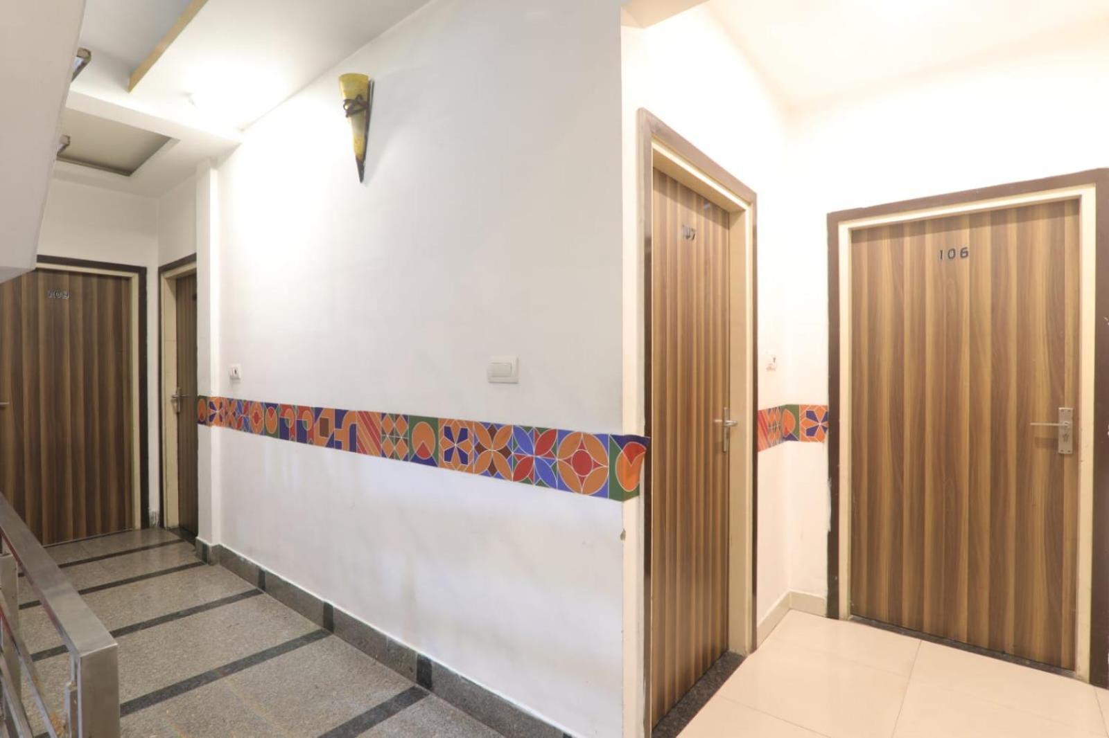 Hotel Global Inn -1 Km From Railway Station - Lift Food And Free Parking Lucknow Dış mekan fotoğraf