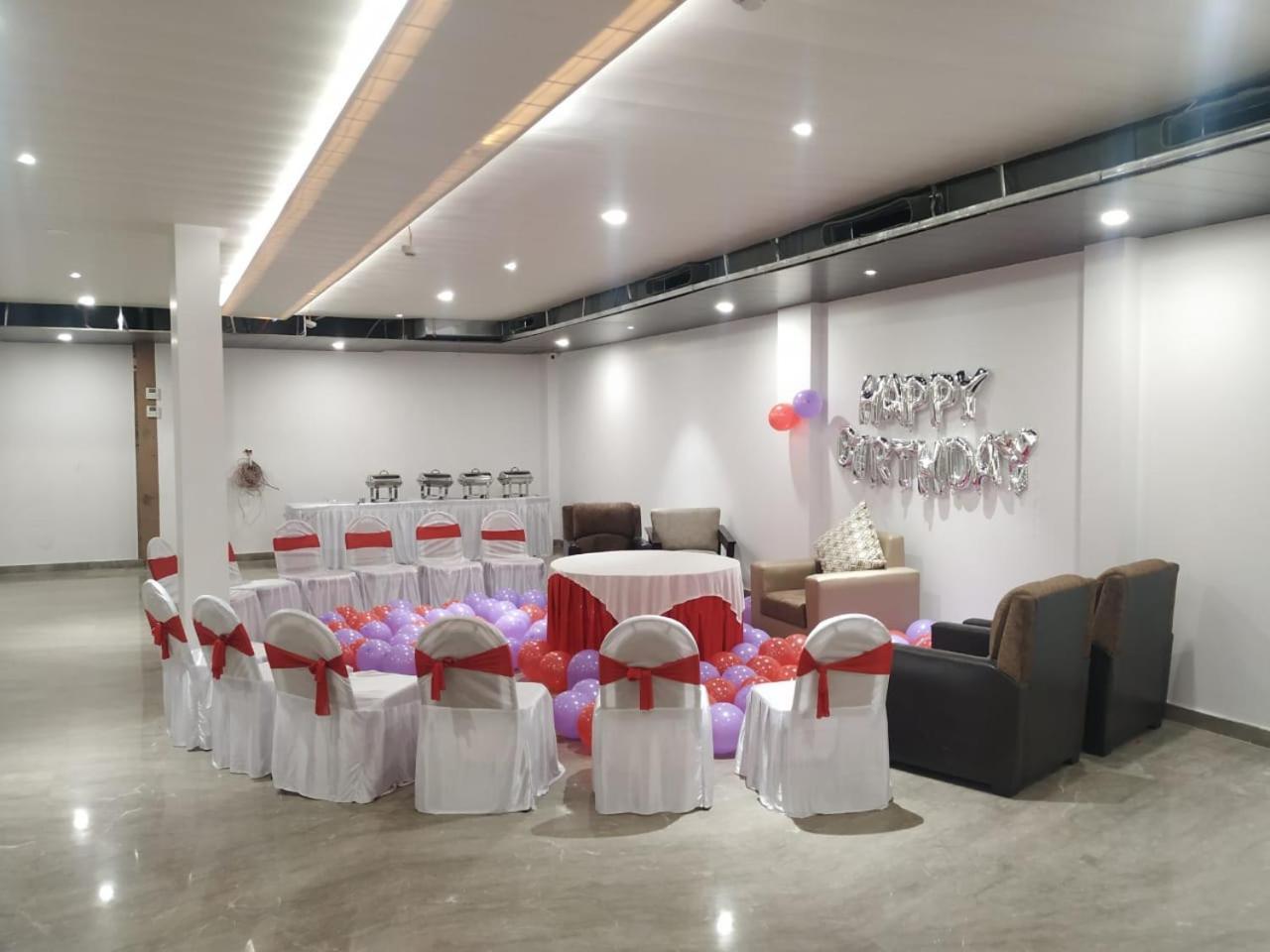 Hotel Global Inn -1 Km From Railway Station - Lift Food And Free Parking Lucknow Dış mekan fotoğraf