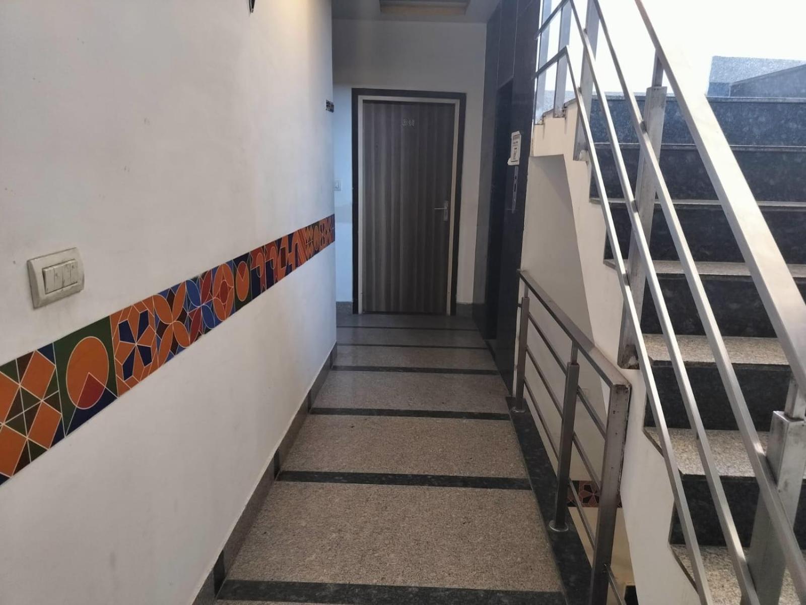 Hotel Global Inn -1 Km From Railway Station - Lift Food And Free Parking Lucknow Dış mekan fotoğraf